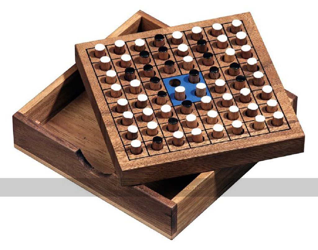 Othello and Reversi - Abstract Strategy Board Game