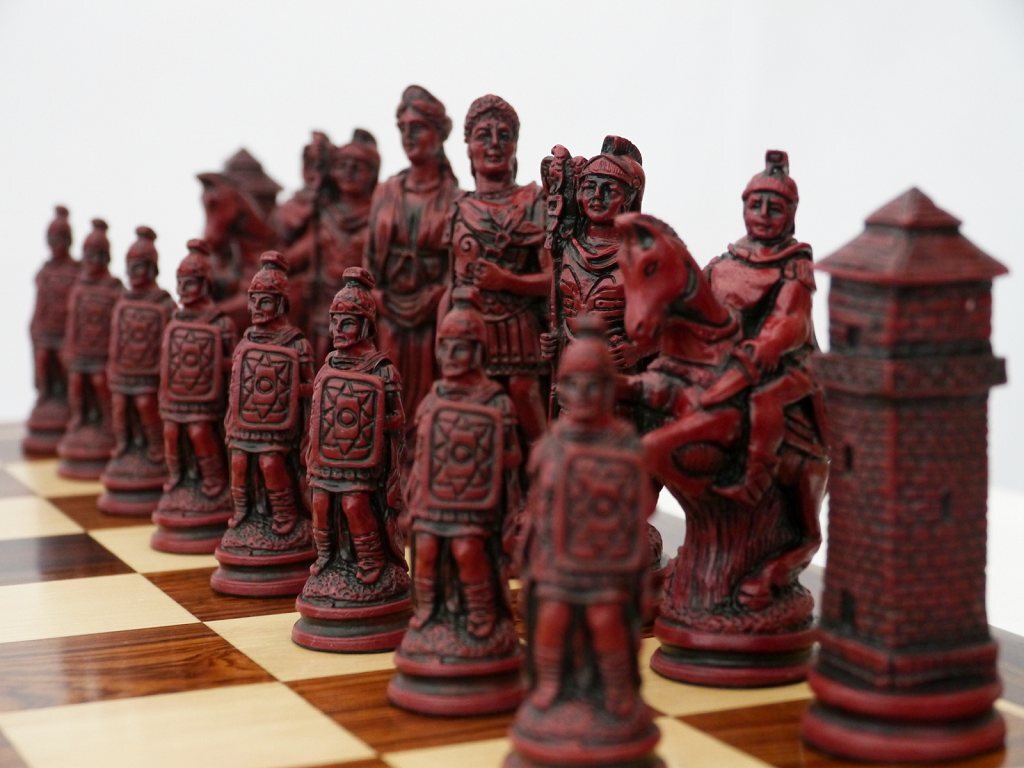 Berkeley Chess Ancient Rome Ornamental Chess set