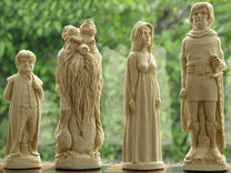 Lord of the Rings Berkeley Chess Set with 5 inch King