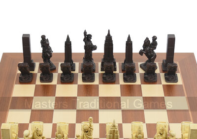 New York Berkeley Chess Set with 4.25 inch King - Cream & Brown