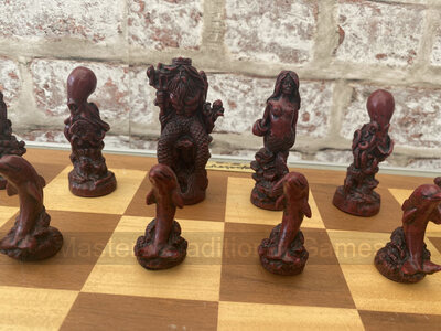 Sea Life Berkeley Chess Set with 3.75 inch King - Cream & Red