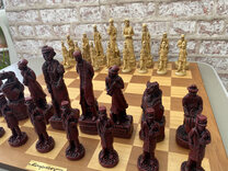 Sherlock Holmes Berkeley Chess Set with 6 inch King - Cream & Red