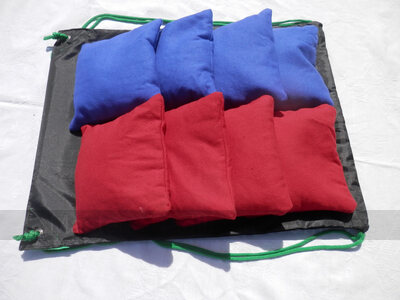 Set of 8 Cornbag Bean Bags for Cornboard / Cornhole in 2 colours [Red and Blue]