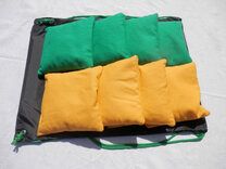 Set of 8 Cornbag Bean Bags for Cornboard / Cornhole in 2 colours [Yellow and Green]