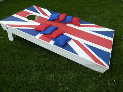 Cornhole - Half Deluxe Set - 1 board, 8 bags [Union Jack]