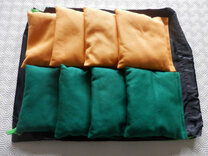 Set of 8 Weatherproof Cornbags for Cornboard / Cornhole in 2 colours [Yellow and Green]