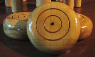 Set of 3 Boxwood cheeses - Northamptonshire style (varnished)